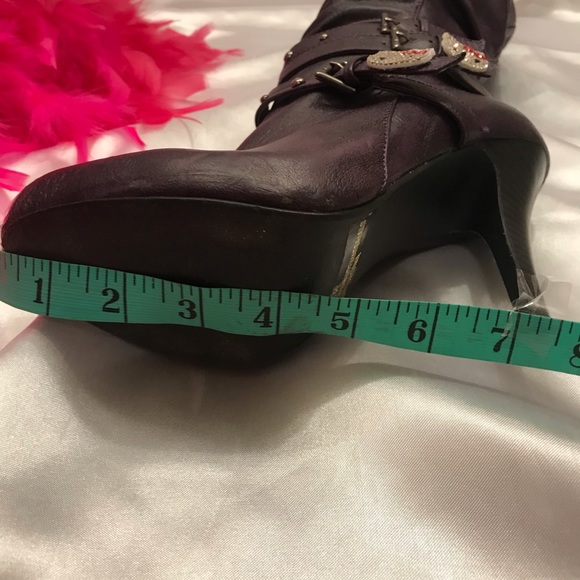 AMAZING grape purple y2k iconic scrunch boots with hello kitty crystal details! - Picture 14 of 14
